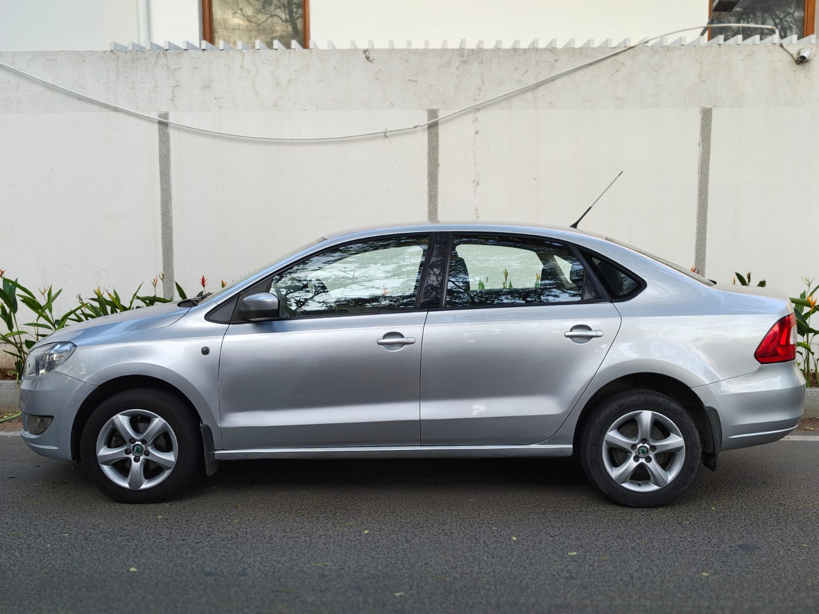 Skoda Rapid - Image 3
